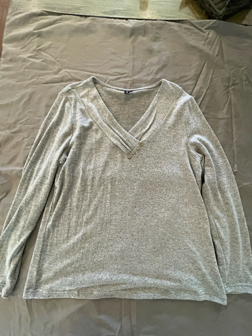 XL, ladies V neck decorative sweater top.